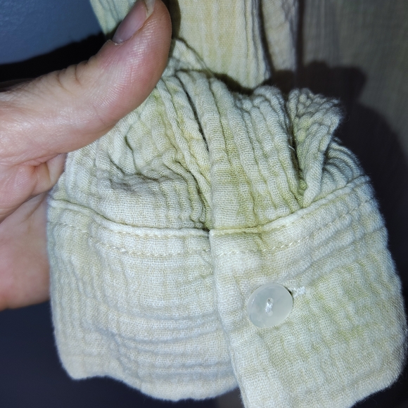 Dokotoo Medium Lightweight Gauze Henley Top in Tan - Picture 4 of 8